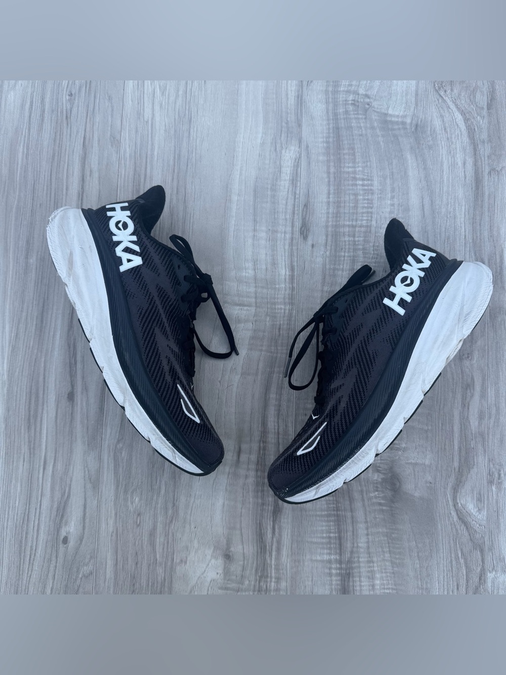 HOKA Clifton 9 Women’s Running Shoes Black White Size 8.5